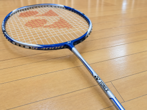Yonex B-4000 badminton racket