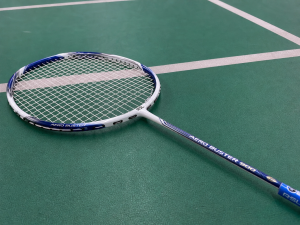RSL Aero Buster 900 badminton racket